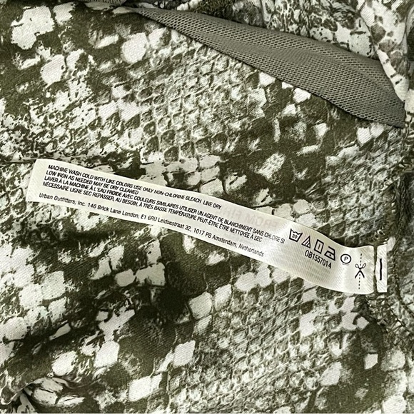 Free People NWOT Nights Out Bodysuit Snakeskin Sage NWOT Green Size Medium - Picture 7 of 8